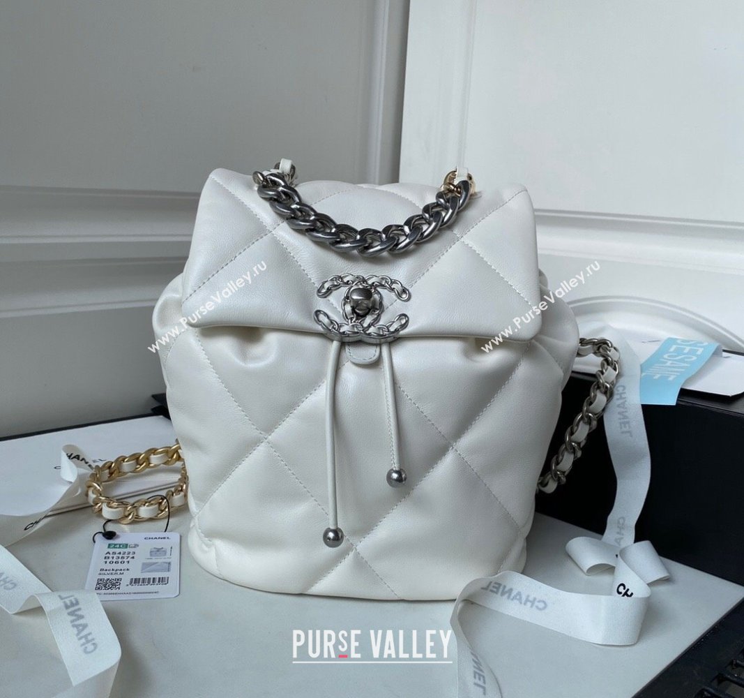 Chanel 19 Backpack in Quilted Goatskin AS4223 White/Silver 2023 (yezi-231127037)