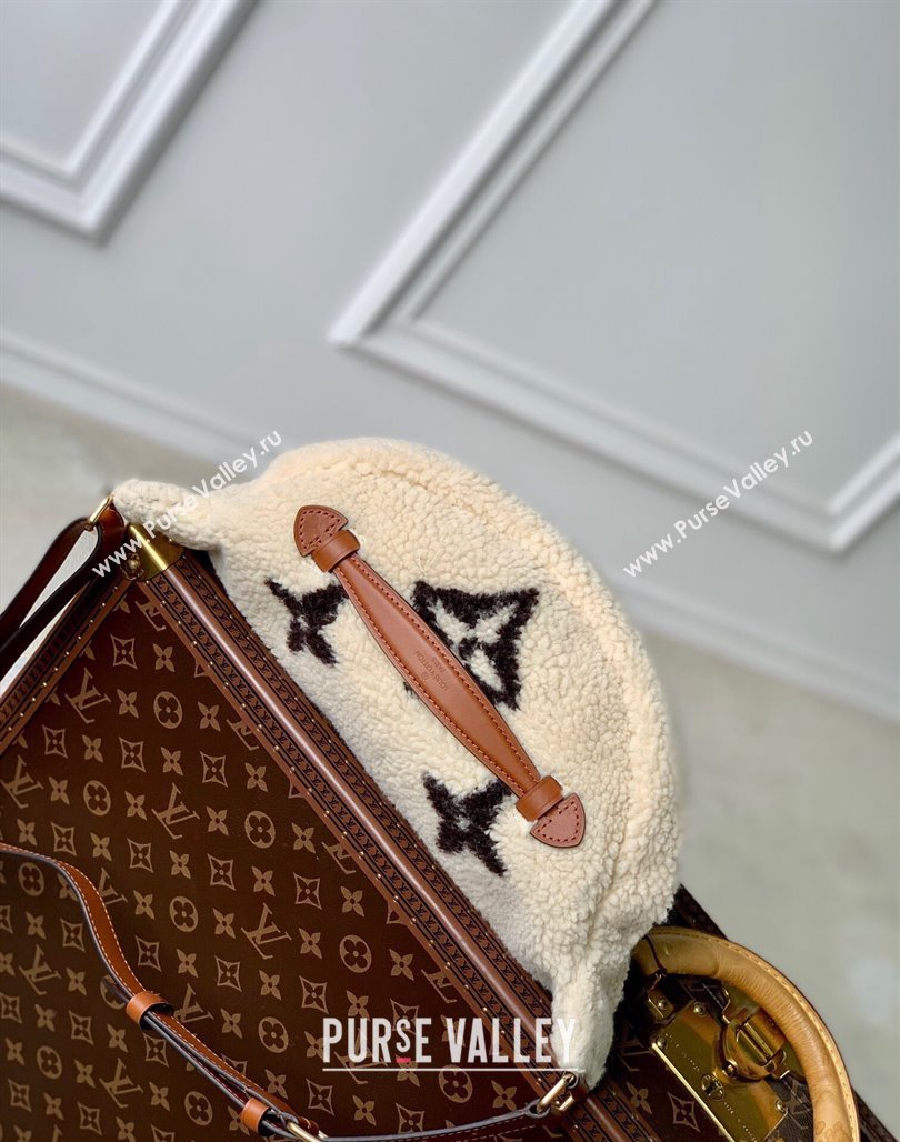 Louis Vuitton Shearling Bumbag M23715 White/Brown 2023 For LV Ski (KI-231128003)