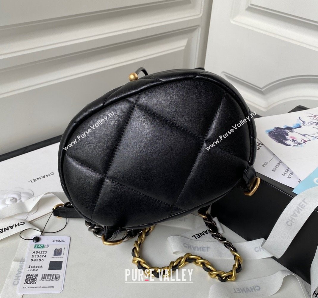 Chanel 19 Backpack in Quilted Goatskin AS4223 Black/Gold 2023 (yezi-231127038)