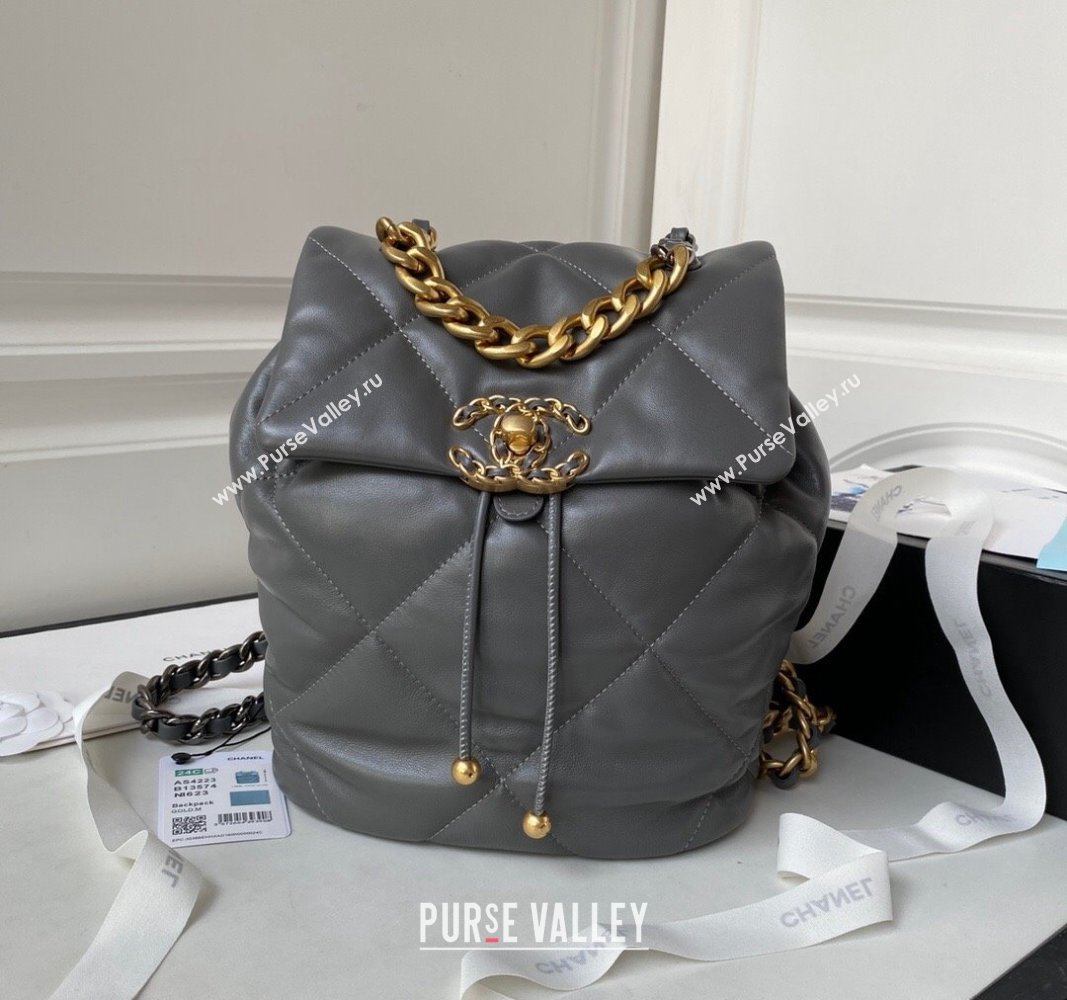 Chanel 19 Backpack in Quilted Goatskin AS4223 Grey/Gold 2023 (yezi-231127040)