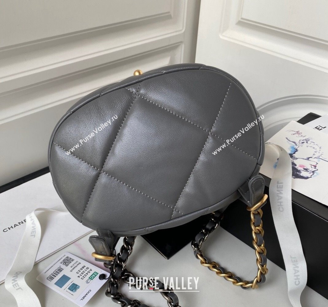 Chanel 19 Backpack in Quilted Goatskin AS4223 Grey/Gold 2023 (yezi-231127040)