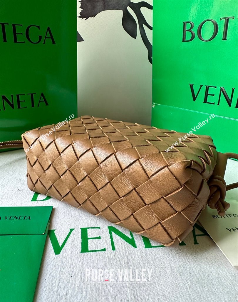 Bottega Veneta Mini Loop Camera Bag in Intrecciato Leather Caramel Brown 2023 723547 (WT-231212039)