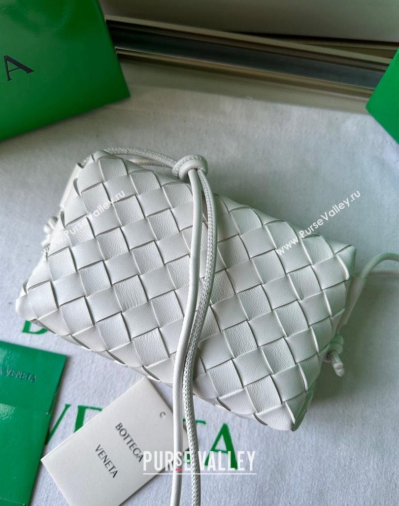 Bottega Veneta Mini Loop Camera Bag in Intrecciato Leather White 2023 723547 (WT-231212045)