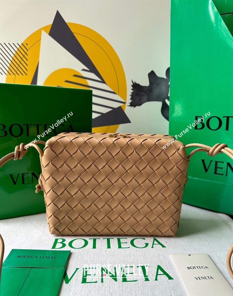 Bottega Veneta Small Loop Camera Bag in Intrecciato Leather Almond Beige 2023 736130 (WT-231212046)