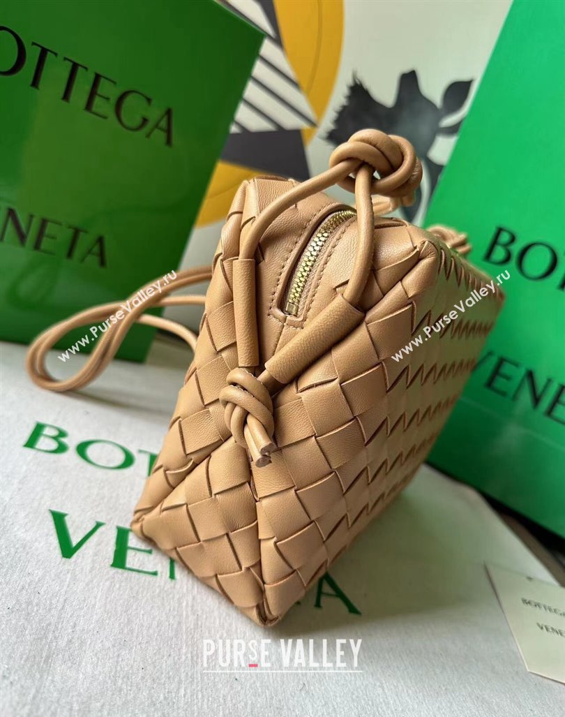 Bottega Veneta Small Loop Camera Bag in Intrecciato Leather Almond Beige 2023 736130 (WT-231212046)