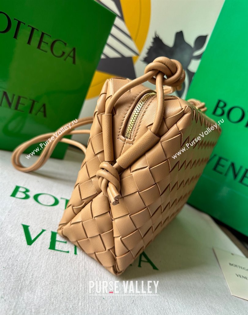 Bottega Veneta Small Loop Camera Bag in Intrecciato Leather Almond Beige 2023 736130 (WT-231212046)