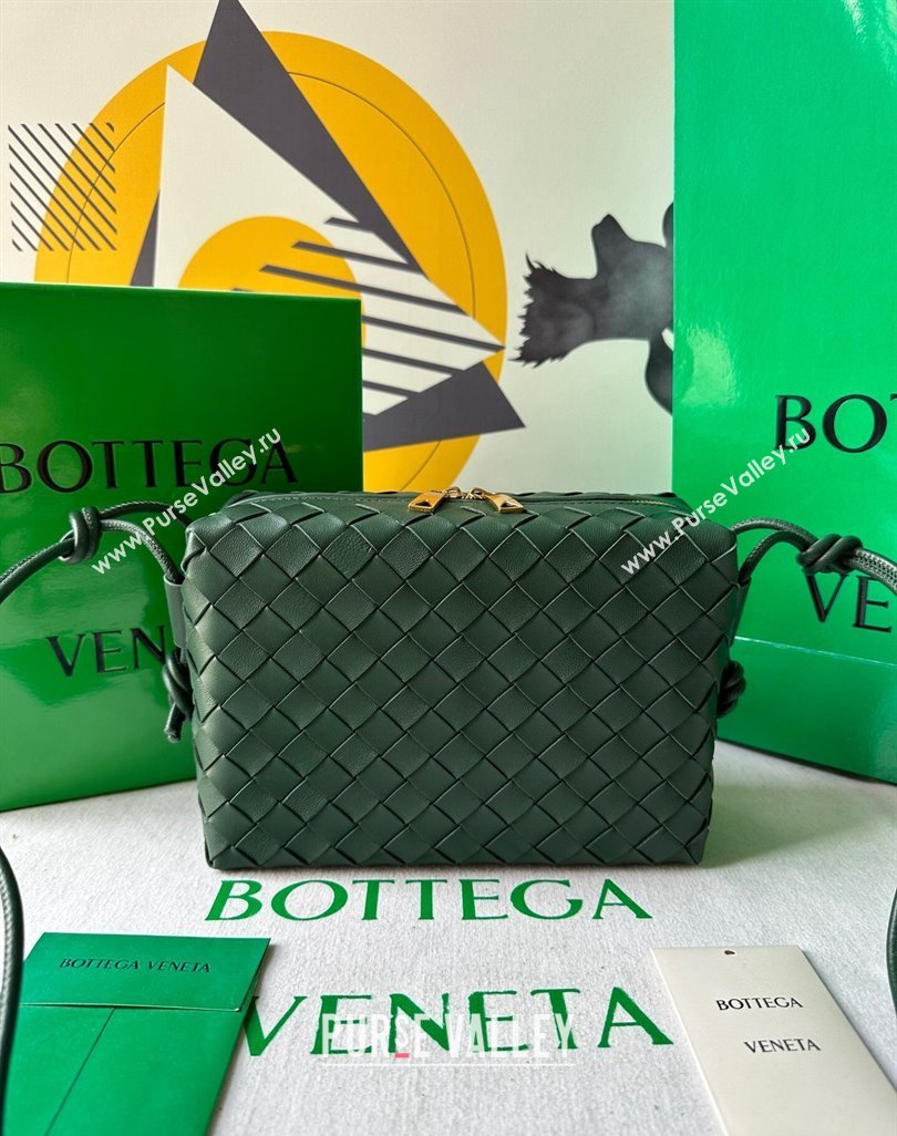 Bottega Veneta Small Loop Camera Bag in Intrecciato Leather Raintree Green 2023 736130 (WT-231212047)