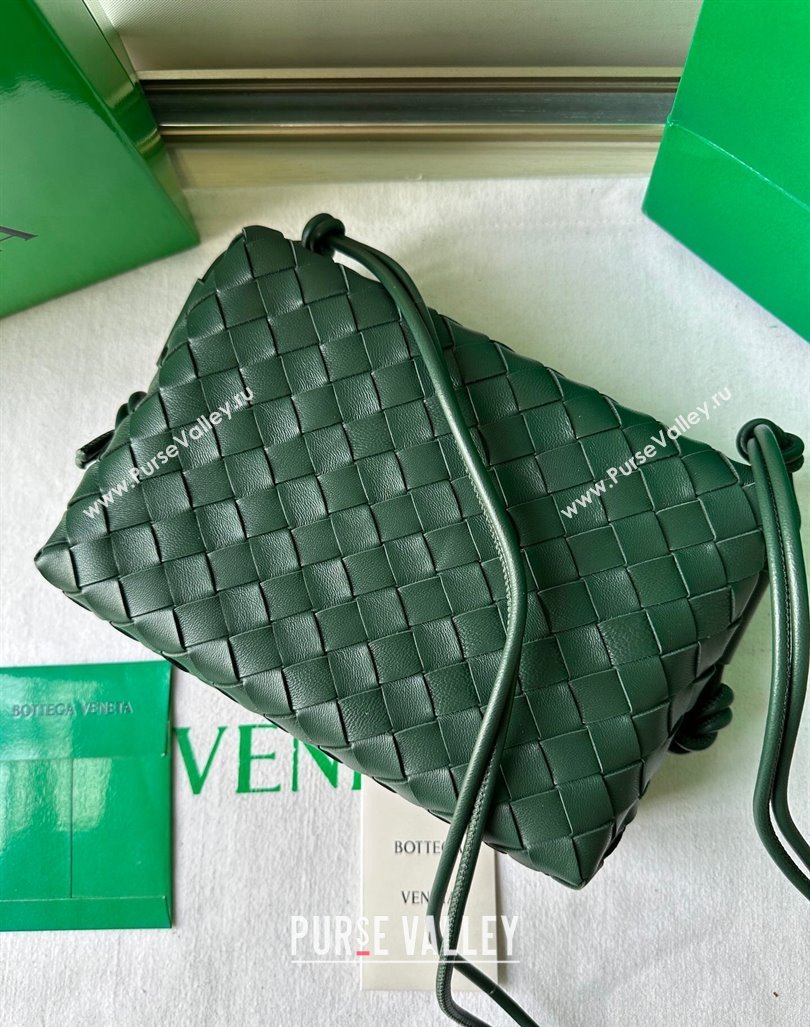 Bottega Veneta Small Loop Camera Bag in Intrecciato Leather Raintree Green 2023 736130 (WT-231212047)