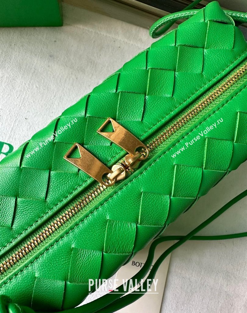 Bottega Veneta Small Loop Camera Bag in Intrecciato Leather Parakeet Green 2023 736130 (WT-231212048)