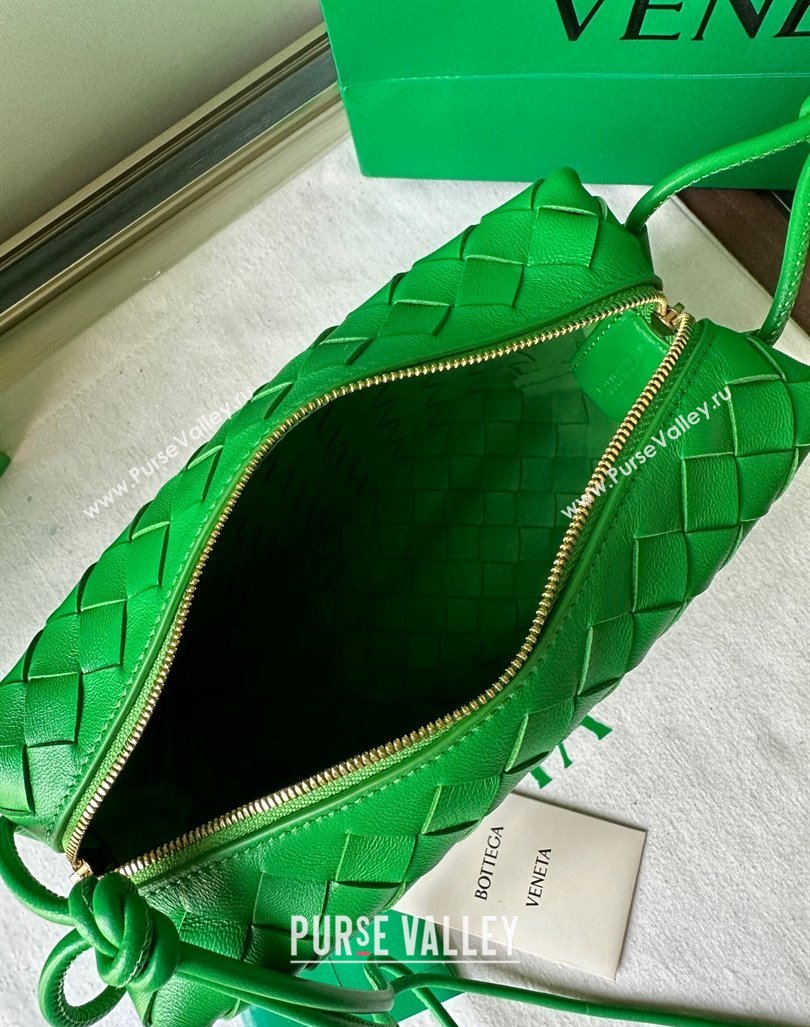 Bottega Veneta Small Loop Camera Bag in Intrecciato Leather Parakeet Green 2023 736130 (WT-231212048)