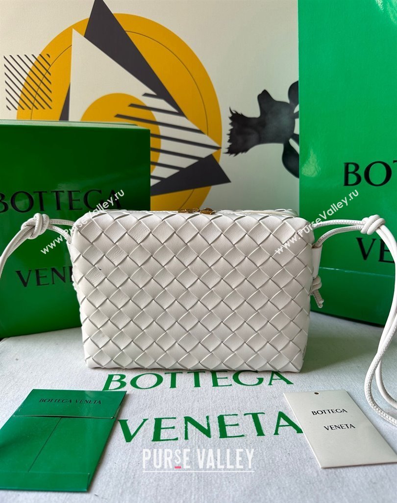 Bottega Veneta Small Loop Camera Bag in Intrecciato Leather White 2023 736130 (WT-231212052)