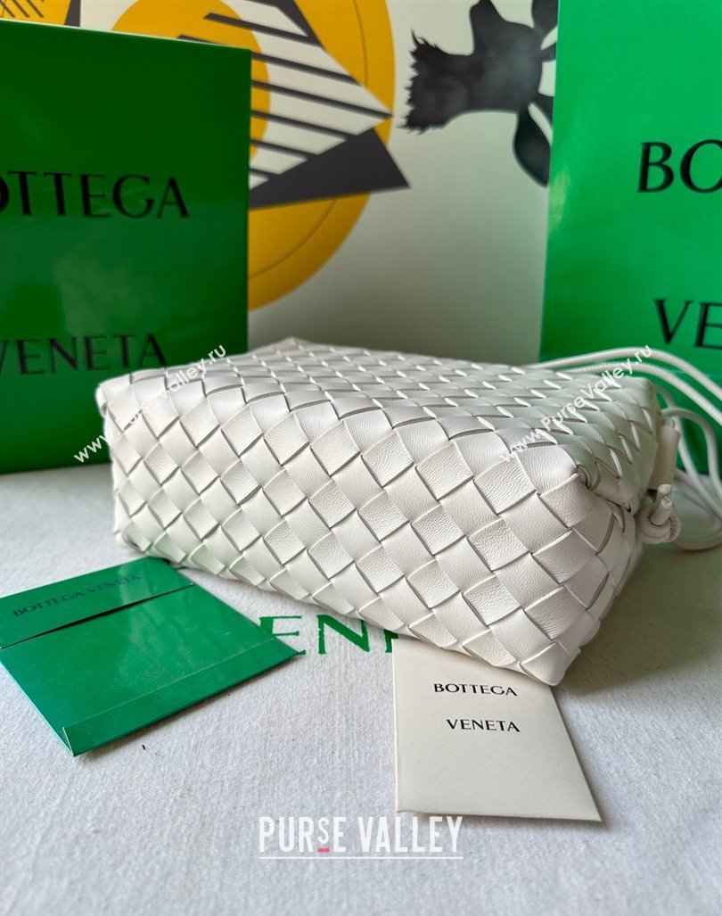 Bottega Veneta Small Loop Camera Bag in Intrecciato Leather White 2023 736130 (WT-231212052)