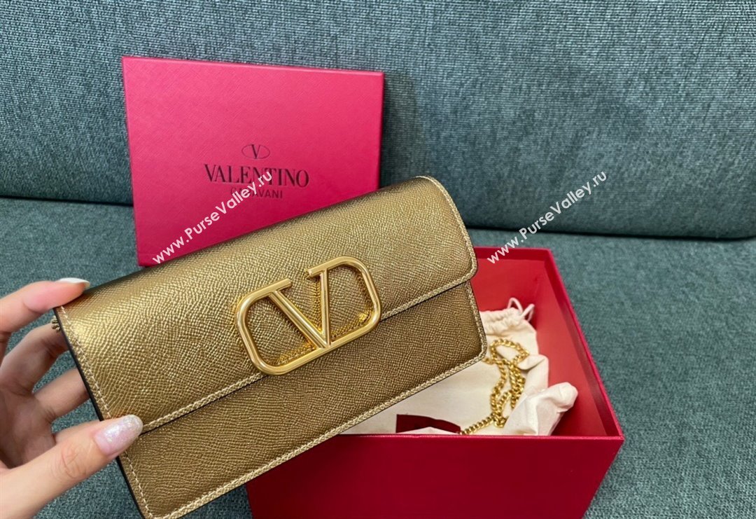 Valentino VLogo Signature Grainy Calfskin Wallet with Chain Gold 2023 VLTN0093 (JD-231211070)