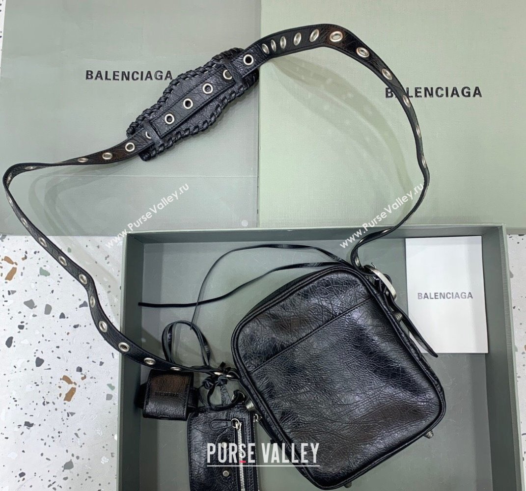 Balenciaga Le Cagole Men Crossbody Bag in black Arena lambskin, aged-silver hardware 2025 (JM-250408119)