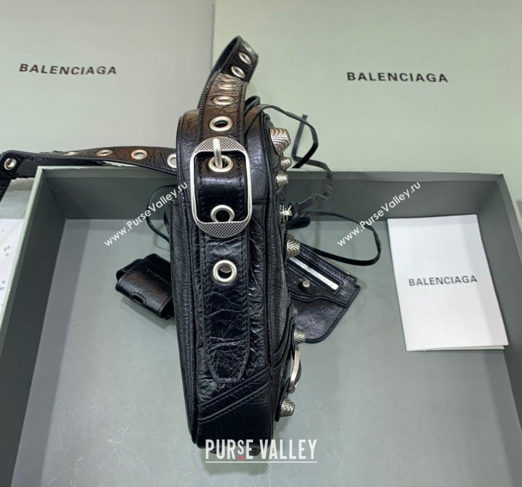 Balenciaga Le Cagole Men Crossbody Bag in black Arena lambskin, aged-silver hardware 2025 (JM-250408119)