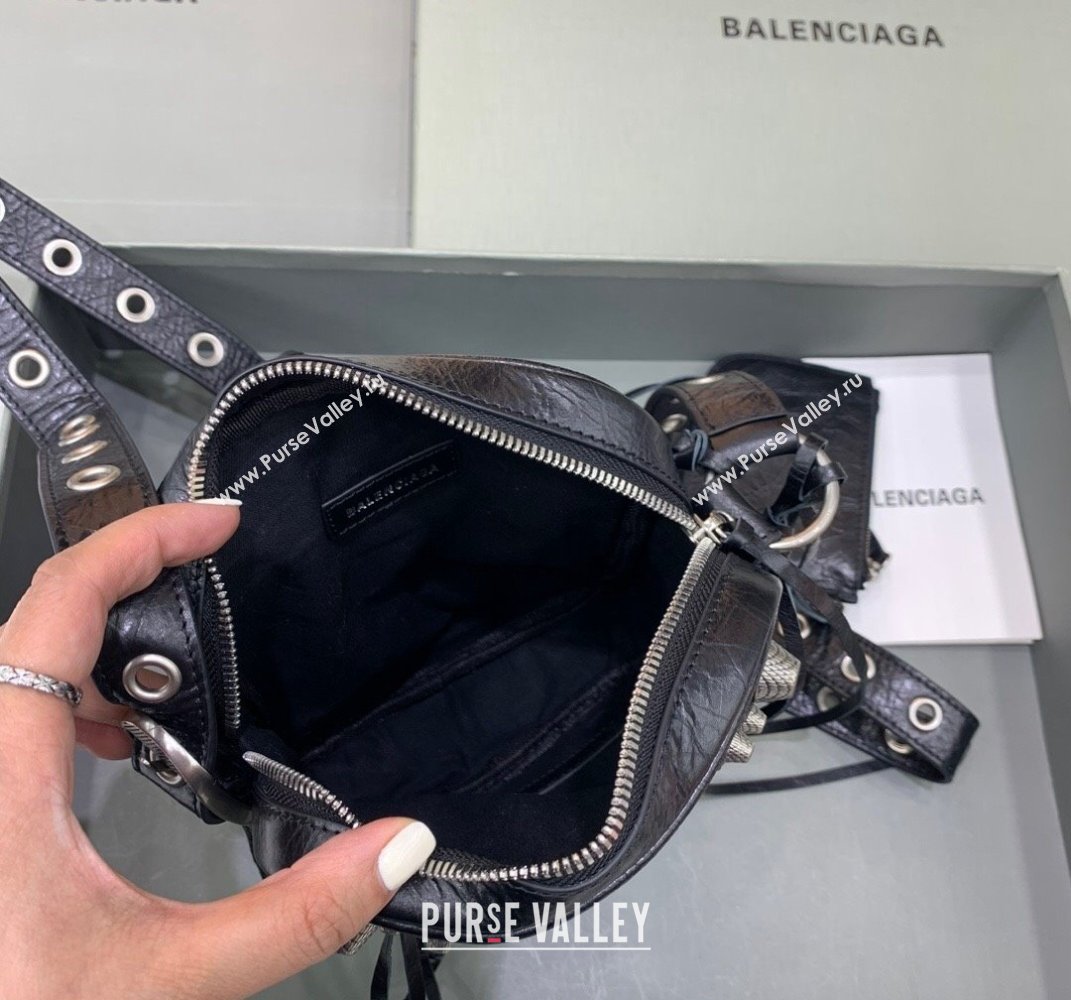 Balenciaga Le Cagole Men Crossbody Bag in black Arena lambskin, aged-silver hardware 2025 (JM-250408119)