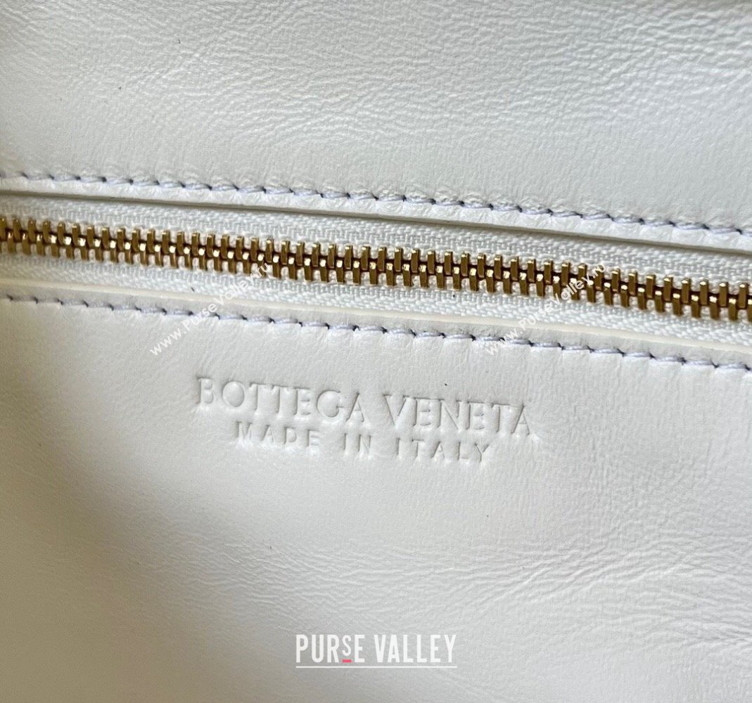 Bottega Veneta Small Getaway Top Handle Bag in Intrecciato Leather White 2023 776736 (WT-231212060)