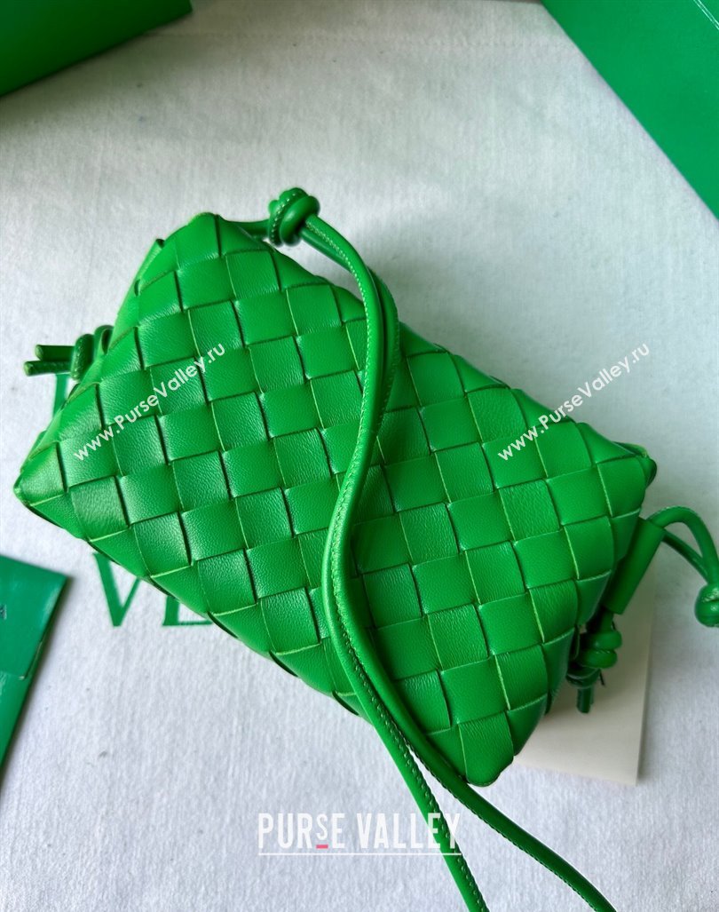 Bottega Veneta Mini Loop Camera Bag in Intrecciato Leather Parakeet Green 2023 723547 (WT-231212037)