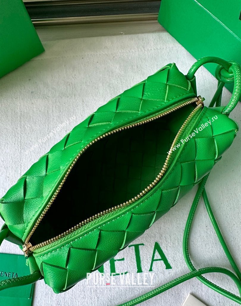 Bottega Veneta Mini Loop Camera Bag in Intrecciato Leather Parakeet Green 2023 723547 (WT-231212037)