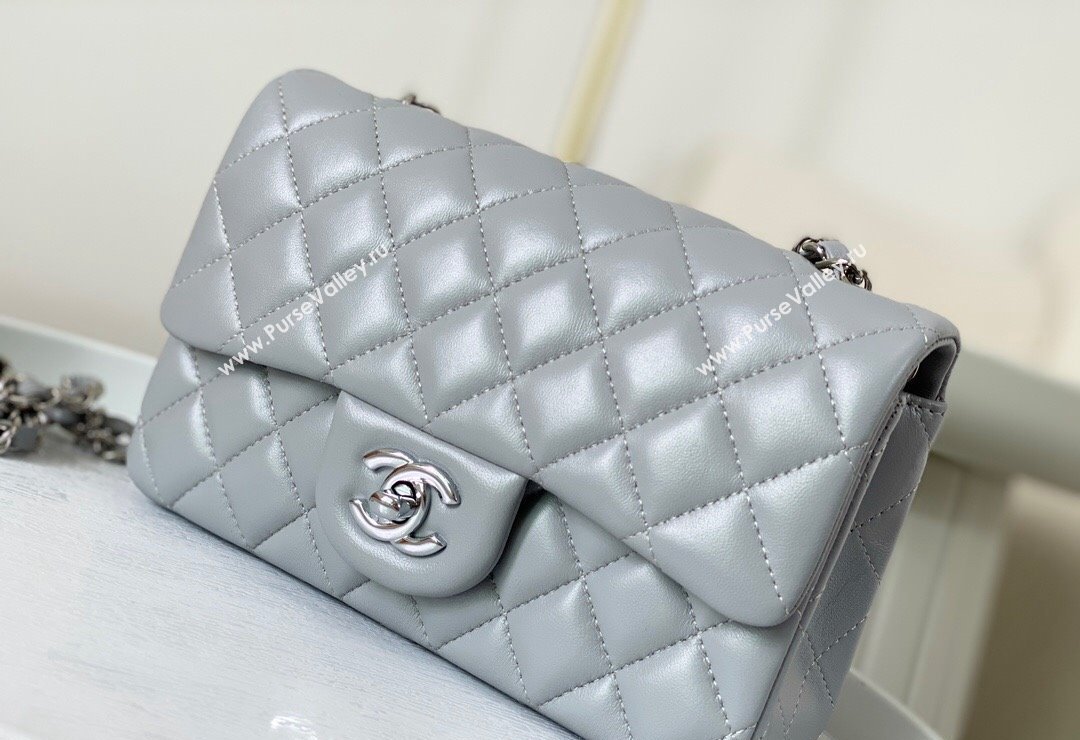 Chanel Lambskin Classic Mini Flap Bag A69900 Light Grey/Silver 2023 (sm-2312260141)