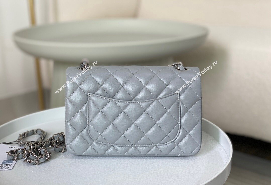 Chanel Lambskin Classic Mini Flap Bag A69900 Light Grey/Silver 2023 (sm-2312260141)