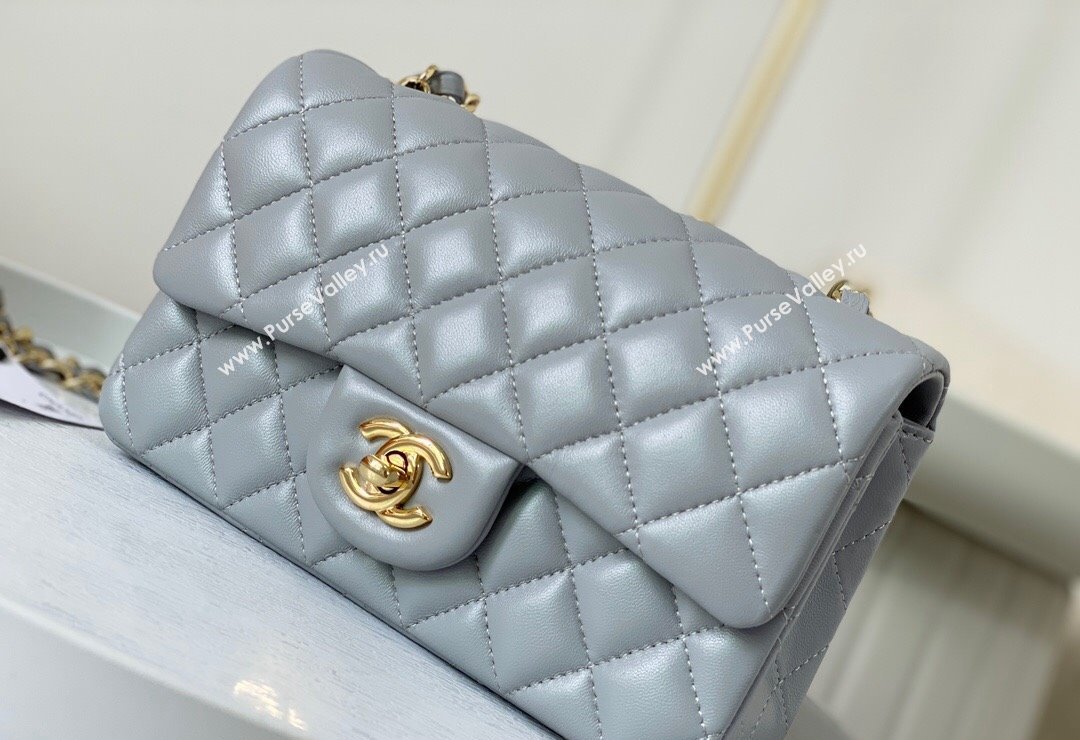 Chanel Lambskin Classic Mini Flap Bag A69900 Light Grey/Gold 2023 (sm-2312260142)