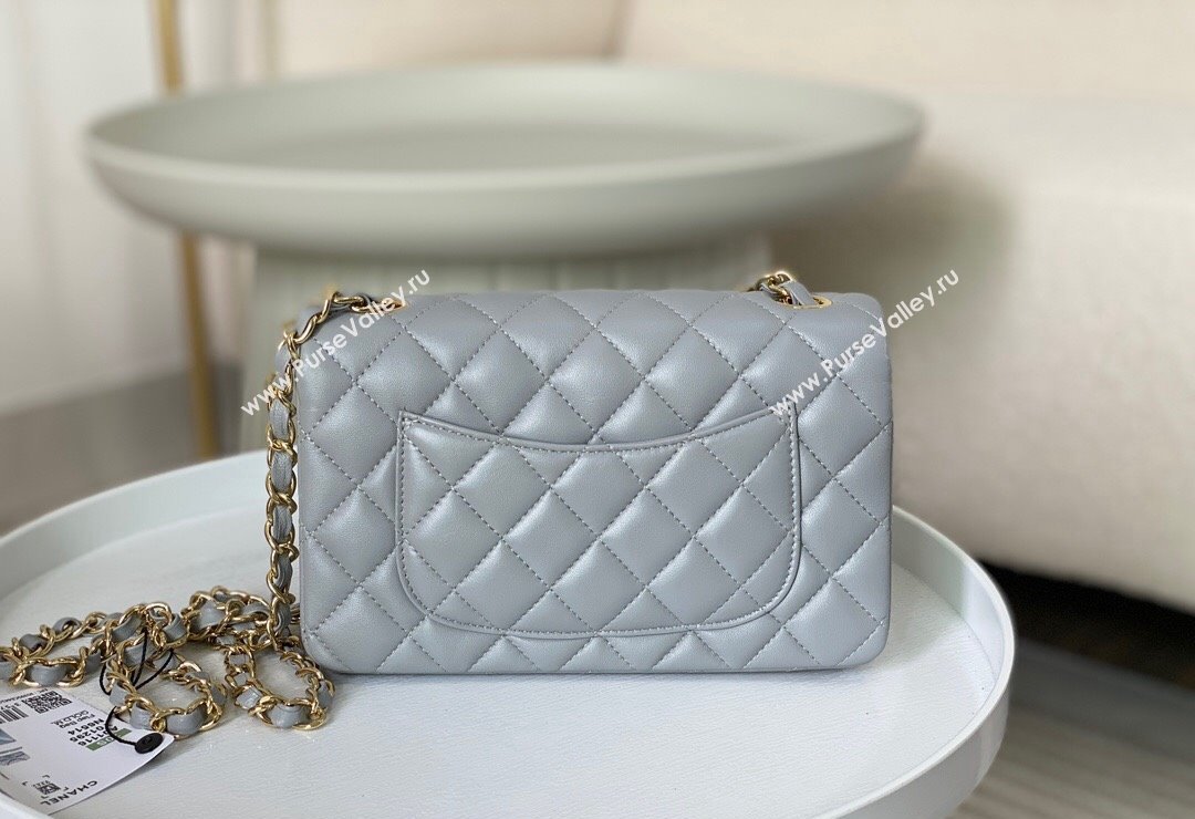 Chanel Lambskin Classic Mini Flap Bag A69900 Light Grey/Gold 2023 (sm-2312260142)