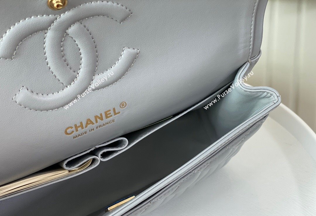 Chanel Lambskin Classic Medium Flap Bag A01112 Light Grey/Gold 2023 (sm-2312260143)