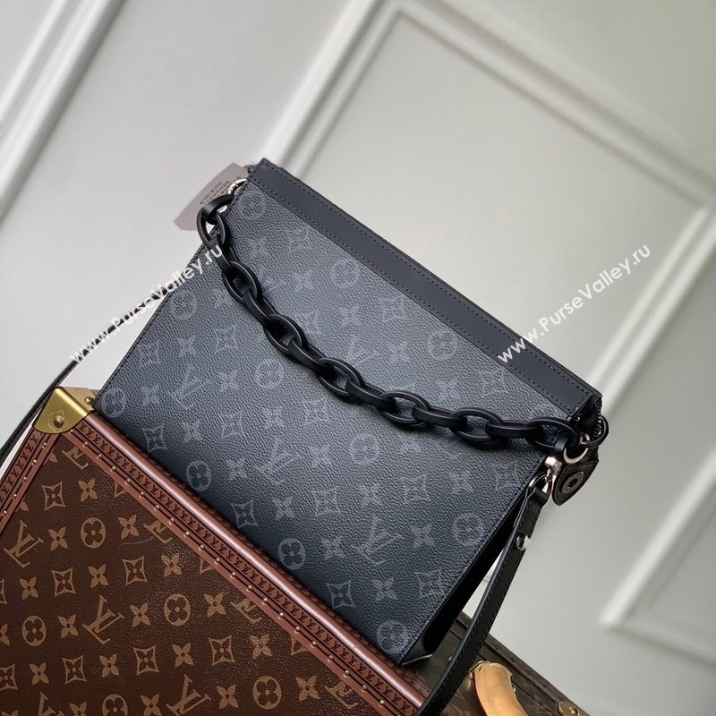 Louis Vuitton Toiletry Pouch with Chain in Monogram Canvas Black 2023 M47542 (KI-231227077)