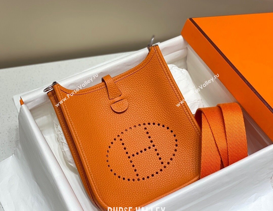 Hermes Evelyne Mini Bag 18cm in Togo Calfskin Fire Orange 2023 (FL-231227116)