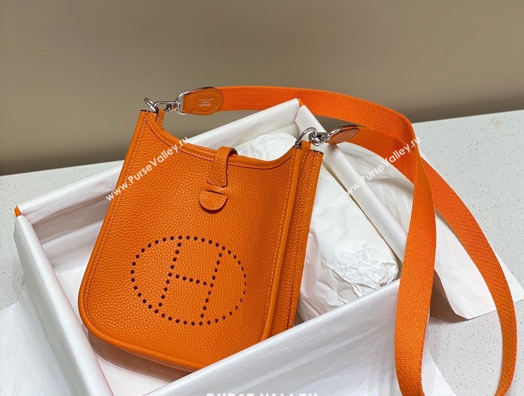 Hermes Evelyne Mini Bag 18cm in Togo Calfskin Fire Orange 2023 (FL-231227116)