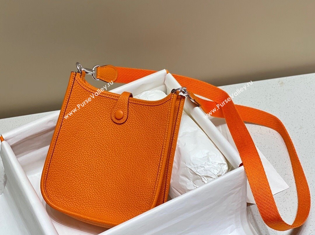 Hermes Evelyne Mini Bag 18cm in Togo Calfskin Fire Orange 2023 (FL-231227116)