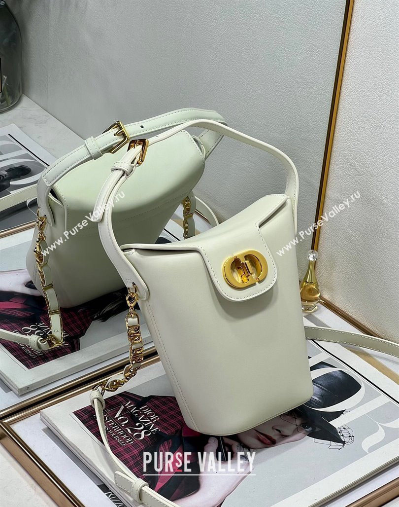 Dior 30 Montaigne Dior Amber Mini Bucket Bag in Calfskin White 2023 8833 (XXG-231228097)