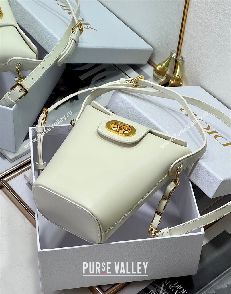 Dior 30 Montaigne Dior Amber Mini Bucket Bag in Calfskin White 2023 8833 (XXG-231228097)