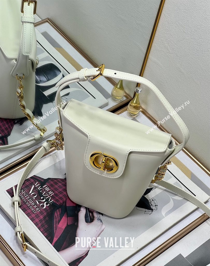 Dior 30 Montaigne Dior Amber Mini Bucket Bag in Calfskin White 2023 8833 (XXG-231228097)