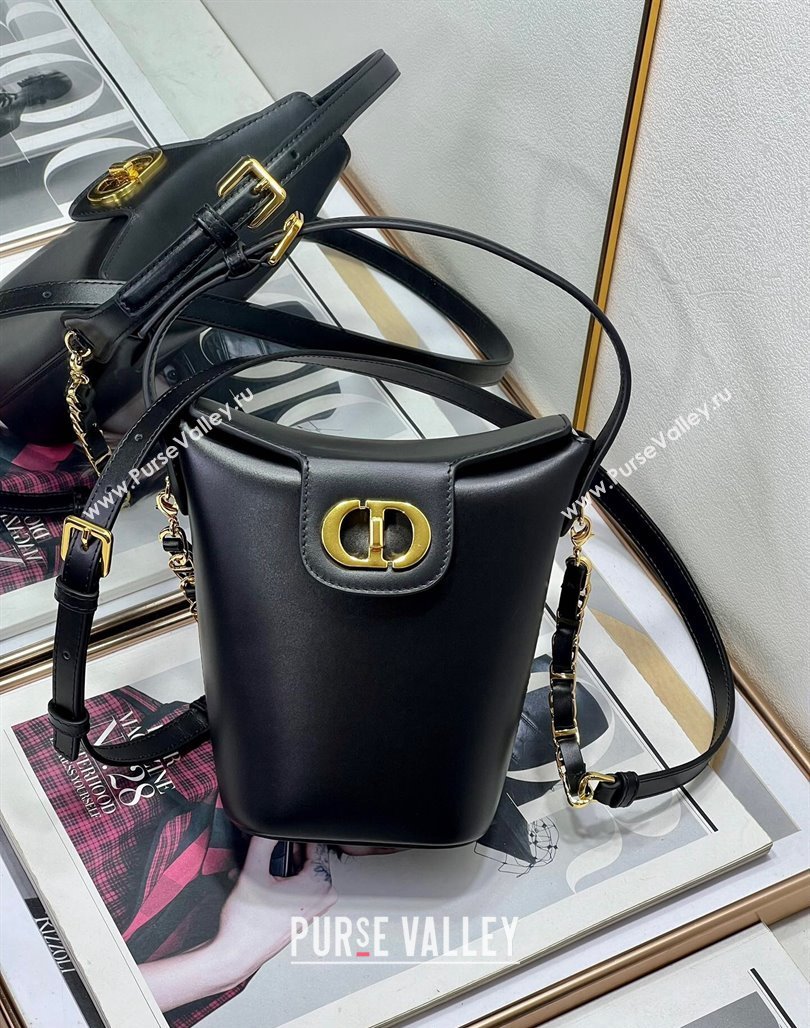 Dior 30 Montaigne Dior Amber Mini Bucket Bag in Calfskin Black 2023 8833 (XXG-231228098)