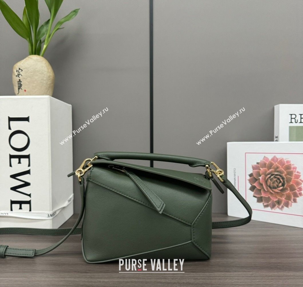 Loewe Mini Puzzle Edge bag in Grained Calfskin Green 2023 062312 (Ys-231229114)