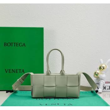 Bottega Veneta Mini East-West Arco Tote Bag in Intrecciato Leather Traveline Green 2023 776778 (WT-231226006)