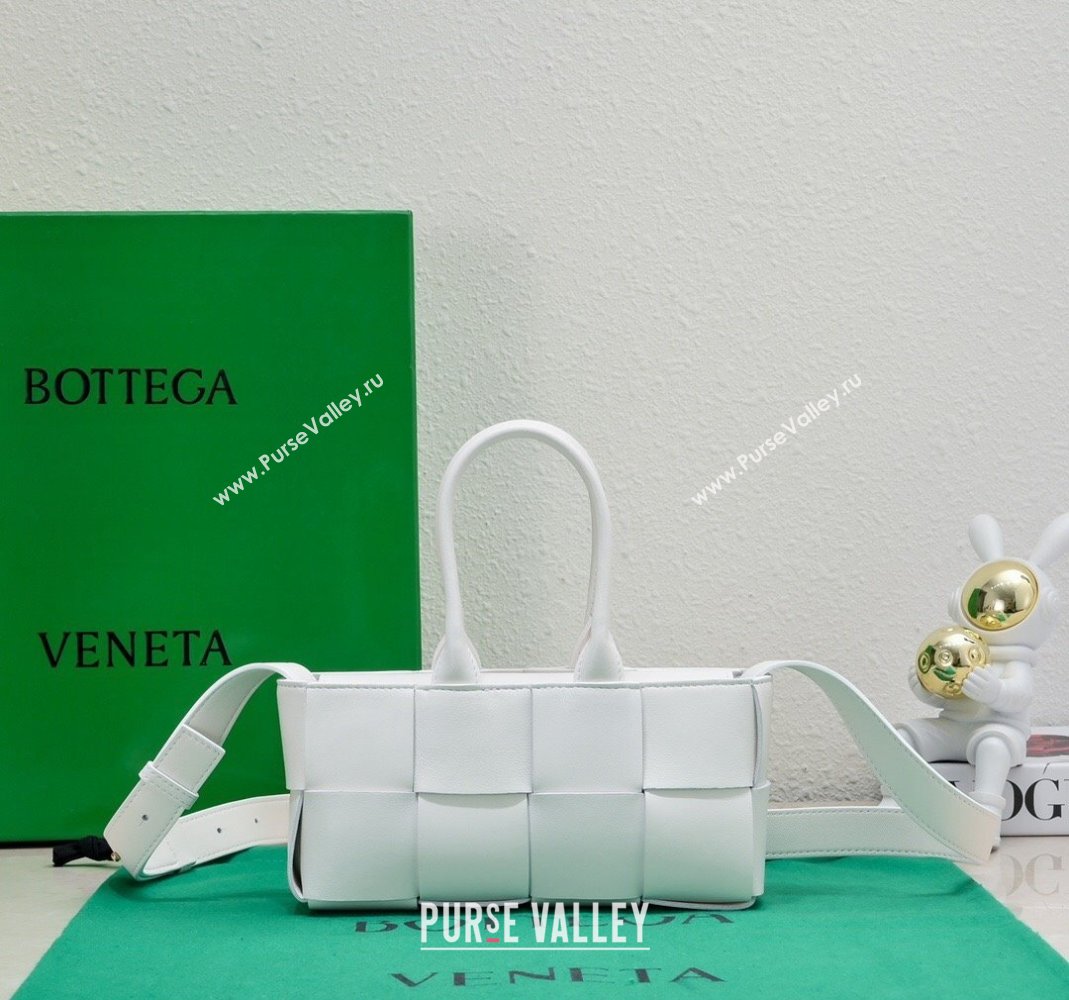 Bottega Veneta Mini East-West Arco Tote Bag in Intrecciato Leather White 2023 776778 (WT-231226008)