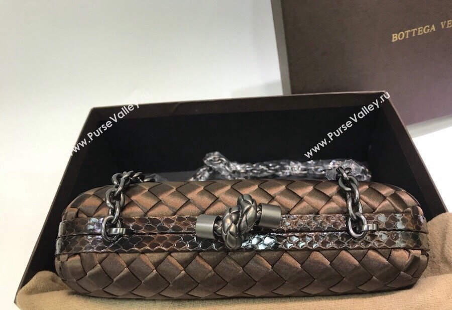 Bottega Veneta Small Silk Woven Knot Clutch with Snakeskin Trim Brown 2023 BV8651 (WT-231226049)