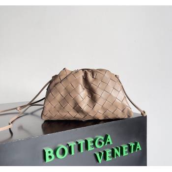 Bottega Veneta Mini Pouch Bag in Wide Intrecciato Leather Taupe Beige 2023 585852 (YX-231226012)