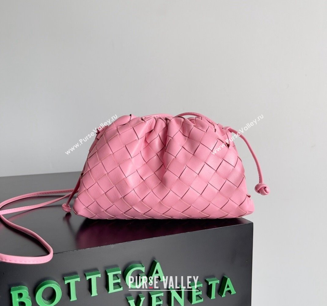 Bottega Veneta Mini Pouch Bag in Wide Intrecciato Leather Light Pink 2023 585852 (YX-231226014)