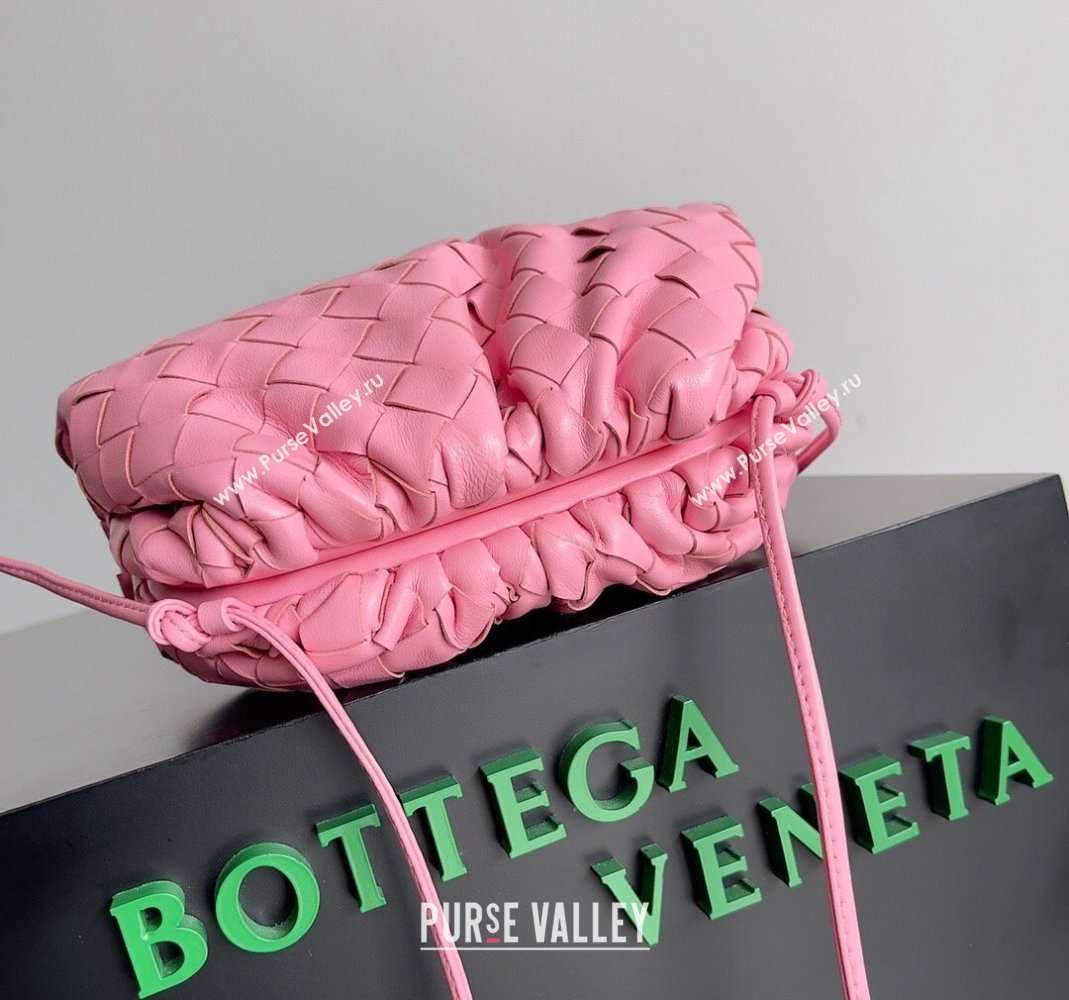 Bottega Veneta Mini Pouch Bag in Wide Intrecciato Leather Light Pink 2023 585852 (YX-231226014)