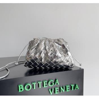 Bottega Veneta Mini Pouch Bag in Wide Intrecciato Leather Silver 2023 585852 (YX-231226015)