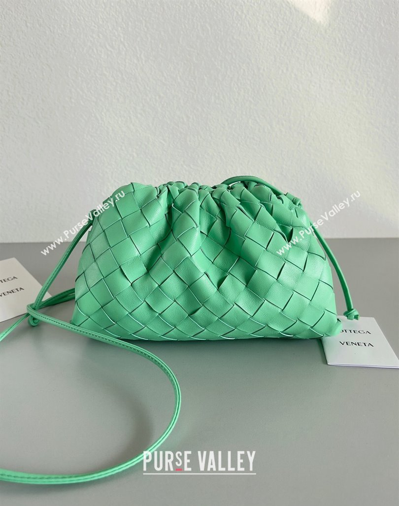 Bottega Veneta Mini Pouch Bag in Wide Intrecciato Leather Light Green 2023 585852 (YX-231226019)