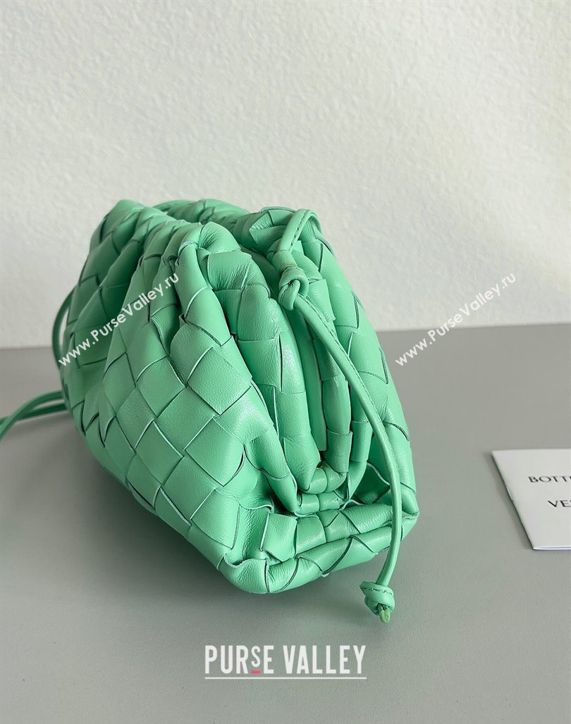 Bottega Veneta Mini Pouch Bag in Wide Intrecciato Leather Light Green 2023 585852 (YX-231226019)