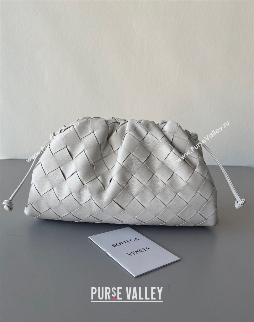 Bottega Veneta Mini Pouch Bag in Wide Intrecciato Leather White 2023 585852 (YX-231226022)