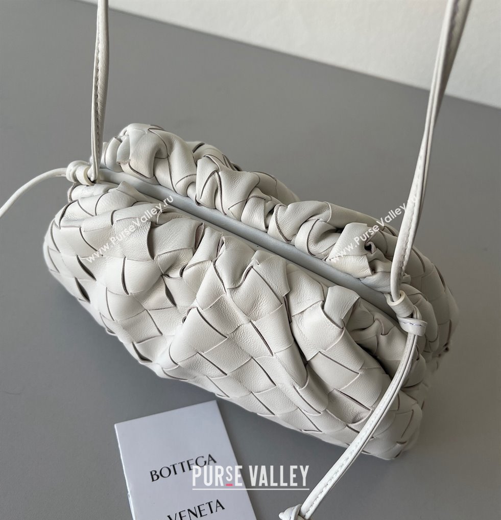 Bottega Veneta Mini Pouch Bag in Wide Intrecciato Leather White 2023 585852 (YX-231226022)