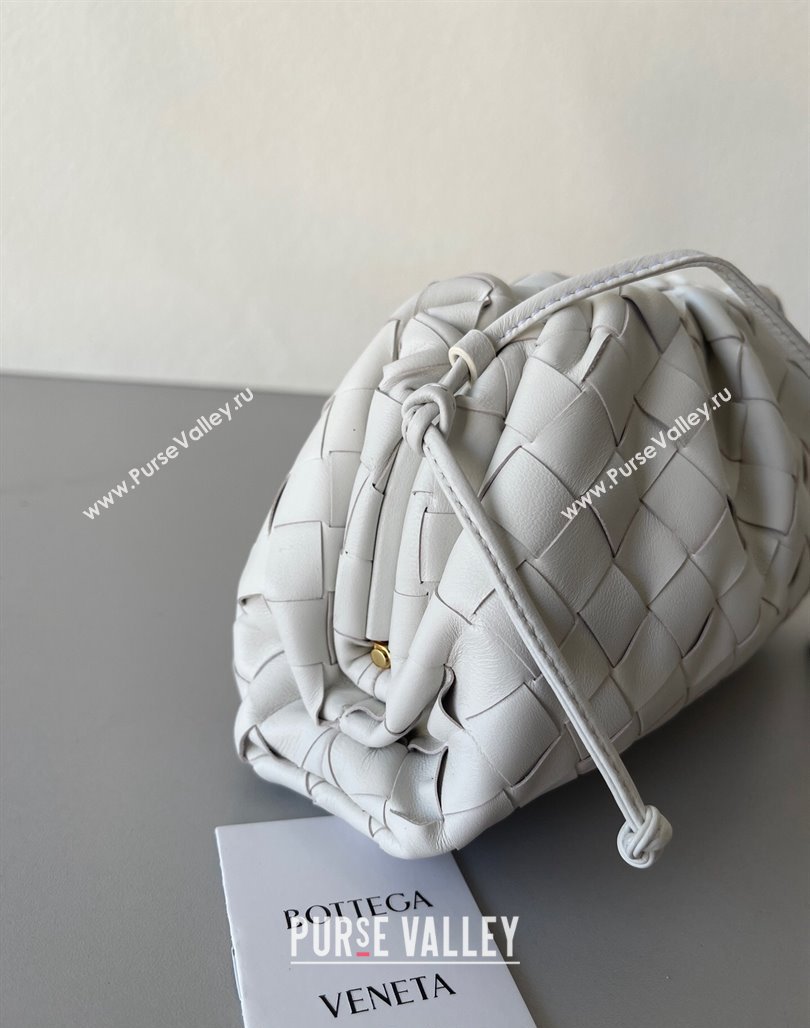 Bottega Veneta Mini Pouch Bag in Wide Intrecciato Leather White 2023 585852 (YX-231226022)