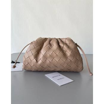 Bottega Veneta Mini Pouch Bag in Wide Intrecciato Leather Beige 2 2023 585852 (YX-231226024)